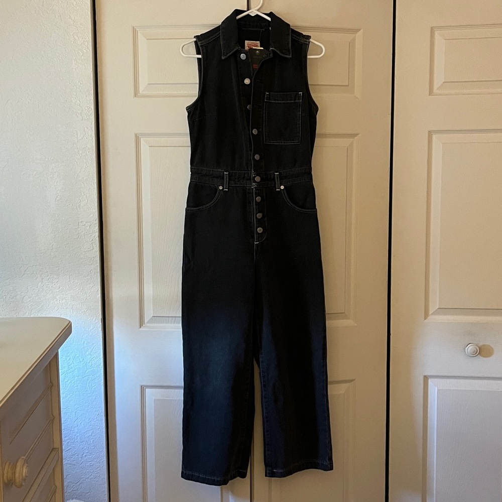 Levi’s charcoal gray one piece jumper